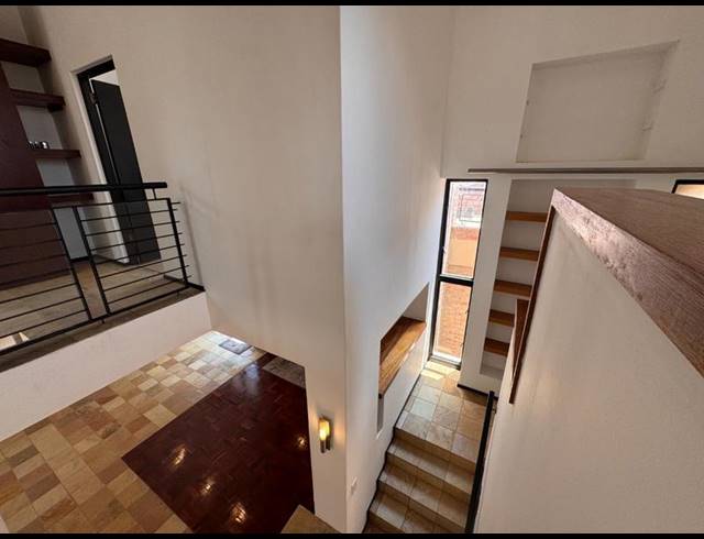 6 BEDROOM TOWNHOUSE FOR SALE IN DAINFERN